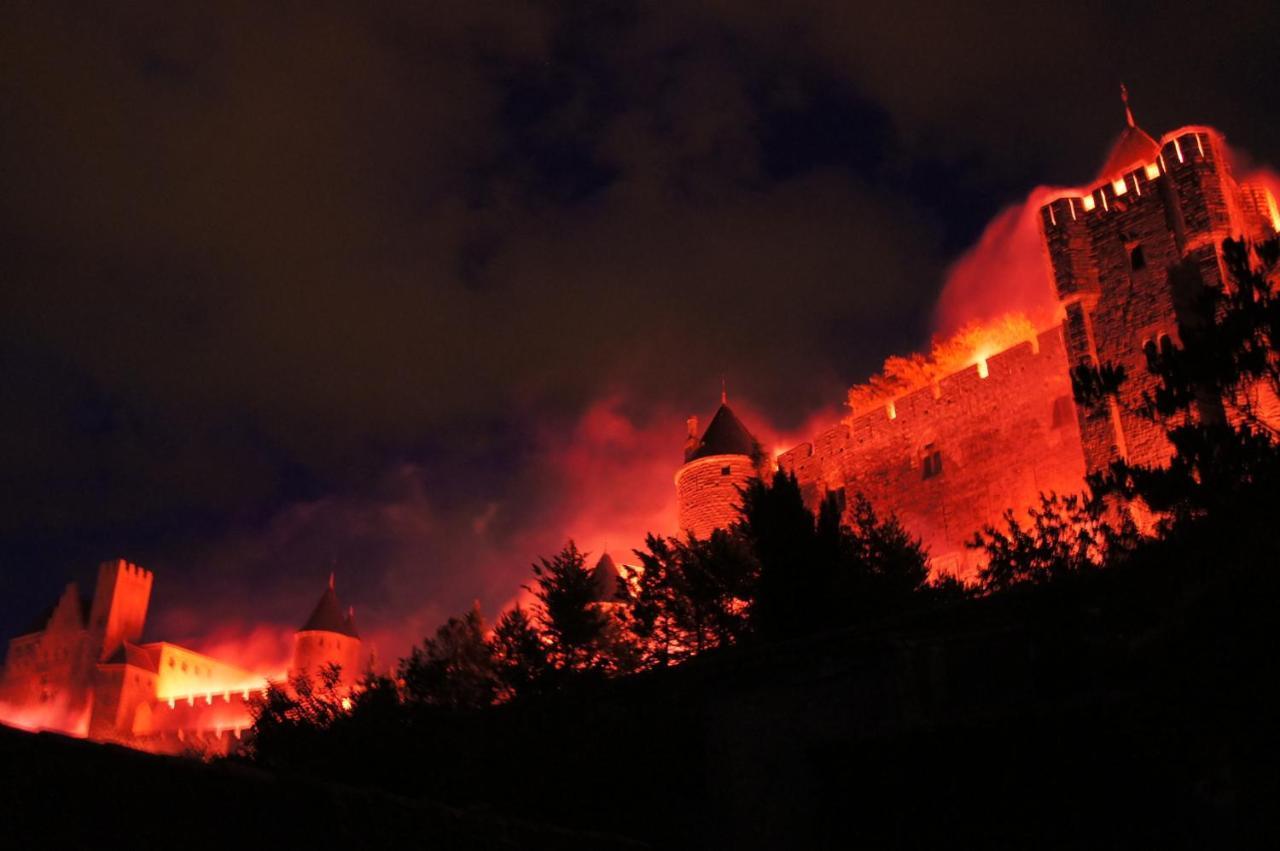 Maison de 1692 et son Jacuzzi et sa dépendance, avec une Vue exceptionnelle sur la Cité Médiévale de Carcassonne Esterno foto