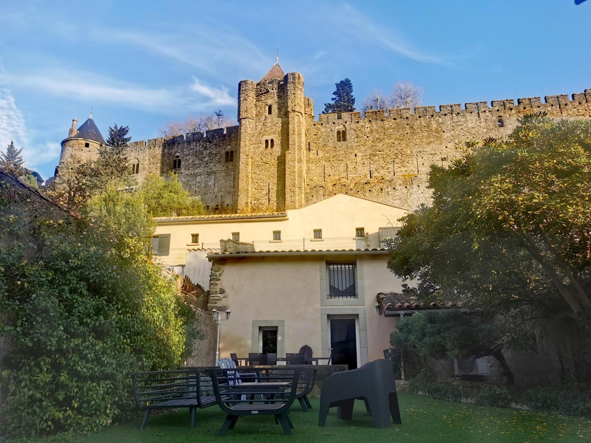Maison de 1692 et son Jacuzzi et sa dépendance, avec une Vue exceptionnelle sur la Cité Médiévale de Carcassonne Esterno foto